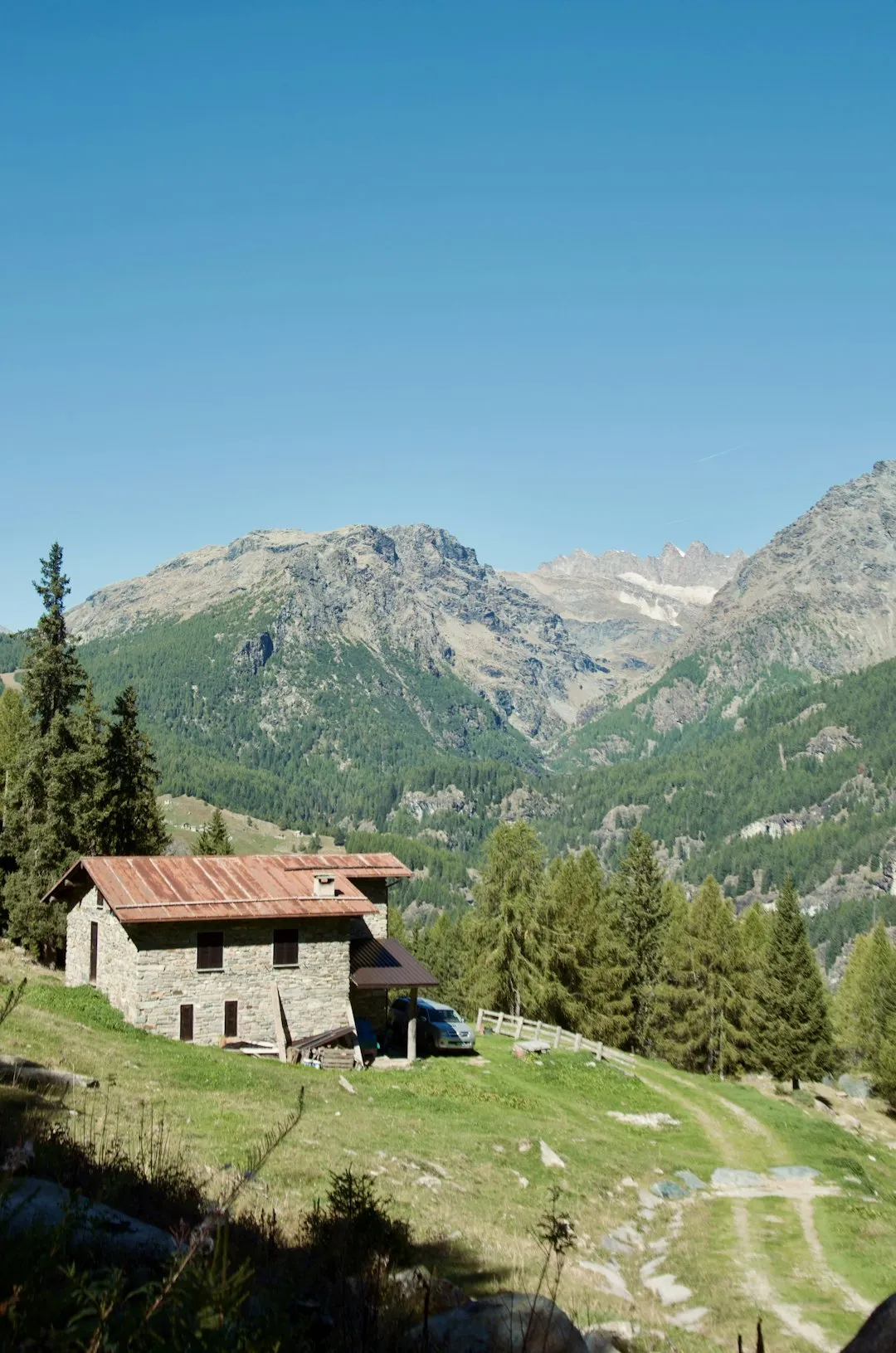 Lago di Sorapiss Trail Photo