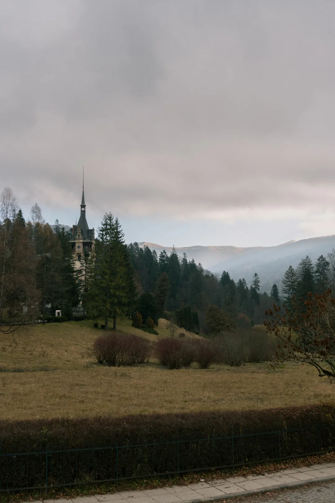 Sinaia to Peleș Castle Walk Photo