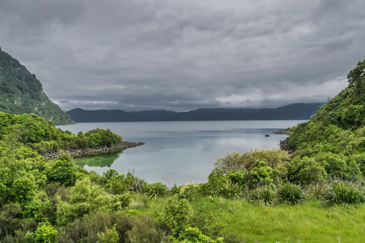 Lake Waikaremoana Track Photo