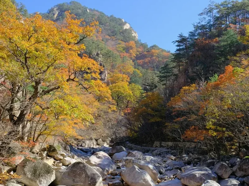 Hiking trail path on the Bukhansan Baegundae Peak