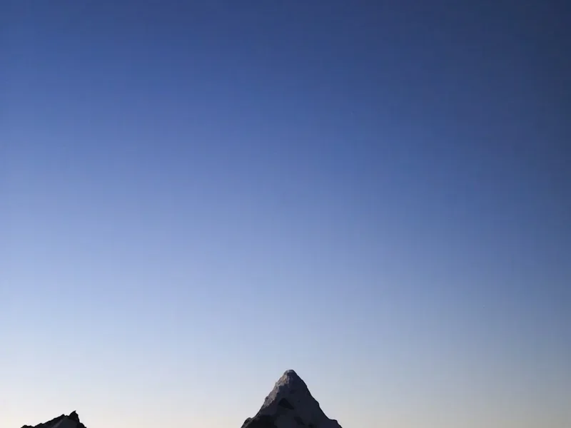 Mountain and nature scenery on the Everest Base Camp Trek