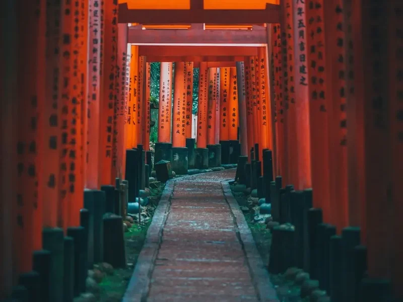 Hiking trail path on the Fushimi Inari Trail