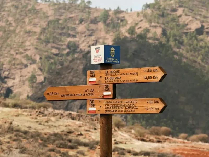 Hiking trail path on the Gr11