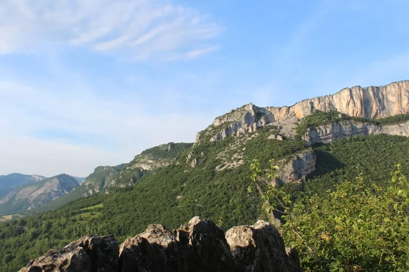 Mountain and nature scenery on the Gr34