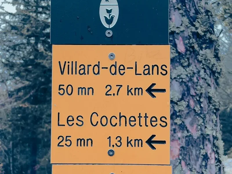 Hiking trail path on the Gr53