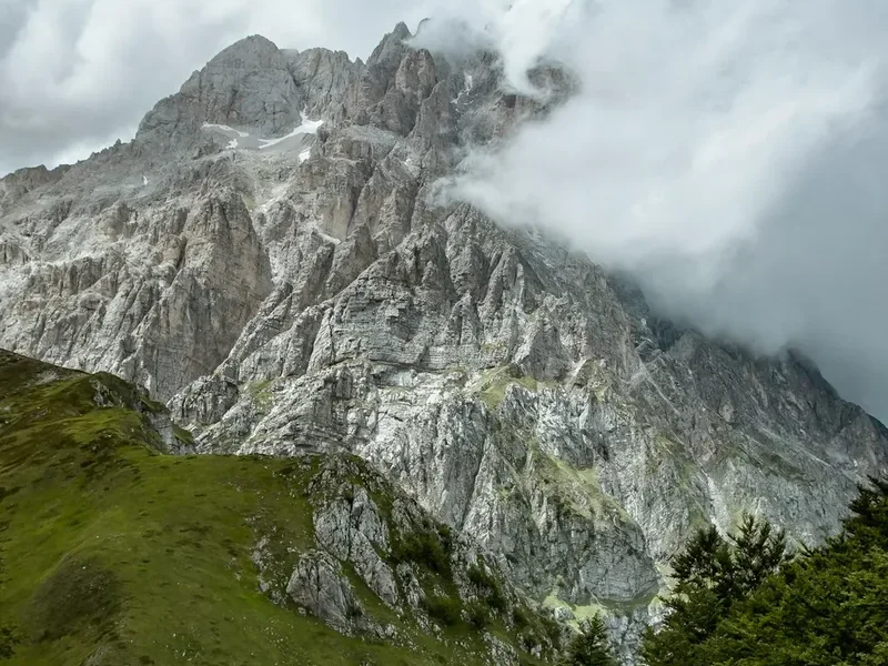 Hiking trail path on the Gran Sasso Traverse