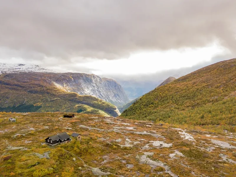Mountain and nature scenery on the Hardangervidda Trek