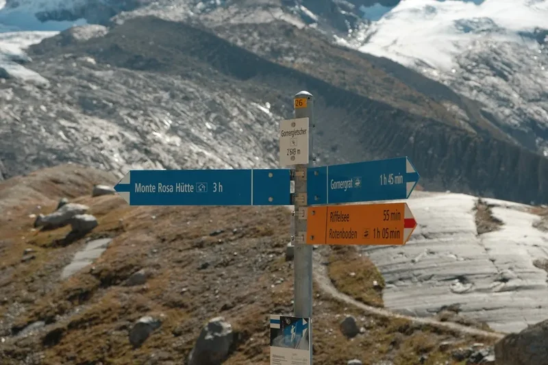 Hiking trail path on the Hohturli Pass Crossing