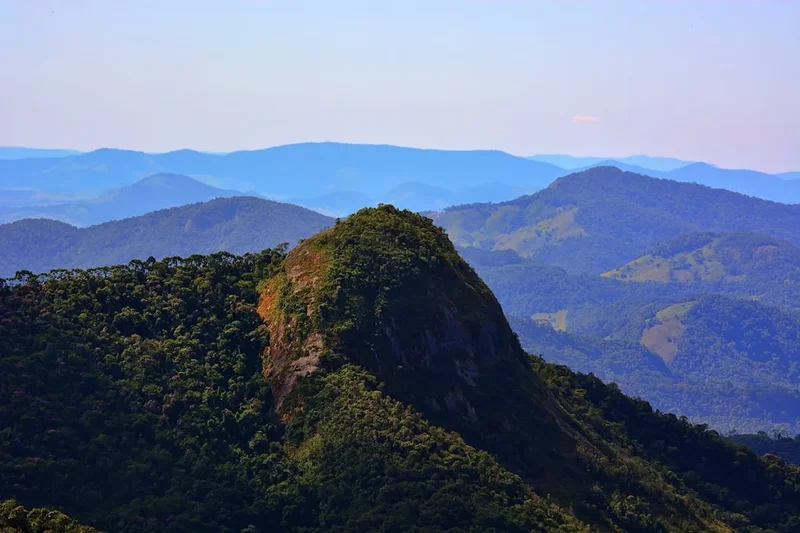 Mountain and nature scenery on the Itacolomi Trail