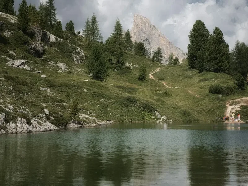 Mountain and nature scenery on the Lago Di Braies Circuit
