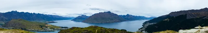 Mountain and nature scenery on the Lake Waikaremoana Track