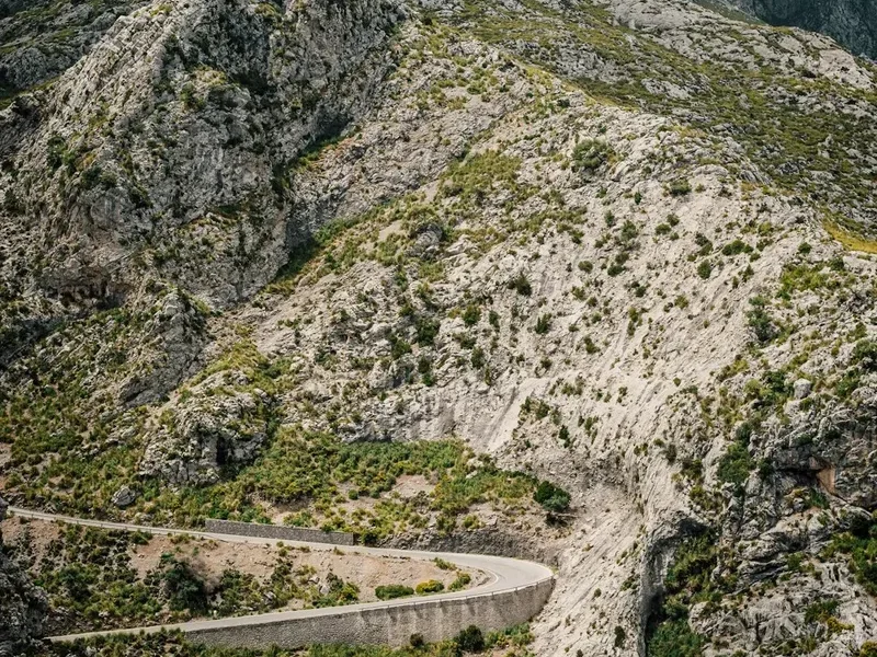 Mountain and nature scenery on the Monte Perdido Circuit