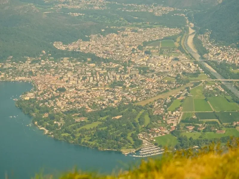 Hiking trail path on the Monte Rosa Tour