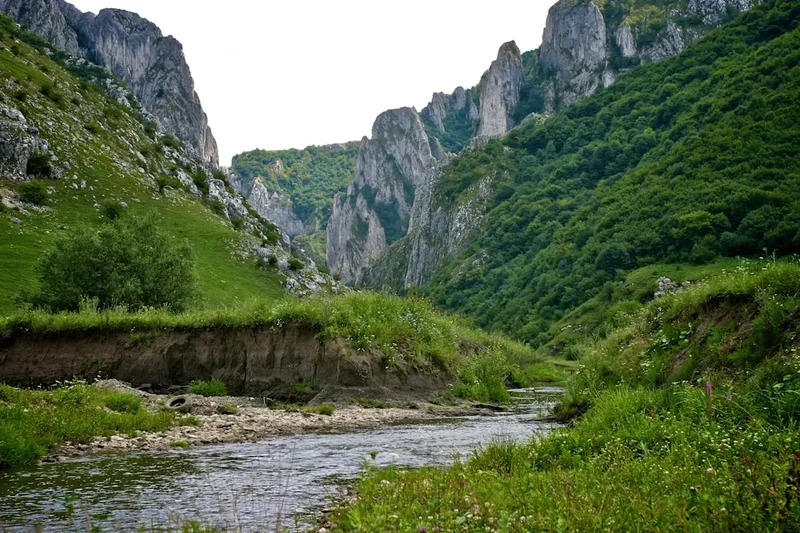 Mountain and nature scenery on the Mount Ararat Trek
