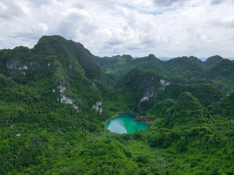 Mountain and nature scenery on the Mount Fansipan Day Hike