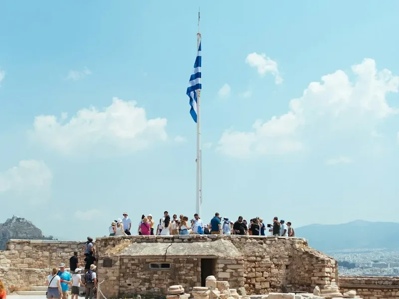 Hiking trail path on the Mount Olympus Summit