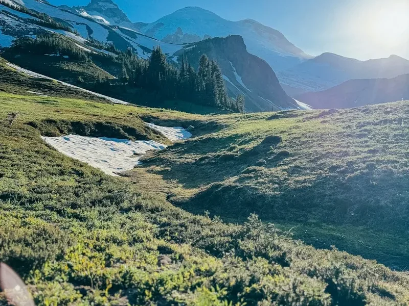 Mountain and nature scenery on the Pacific Northwest Trail