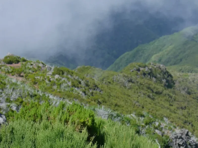 Mountain and nature scenery on the Pico Do Arieiro To Pico Ruivo