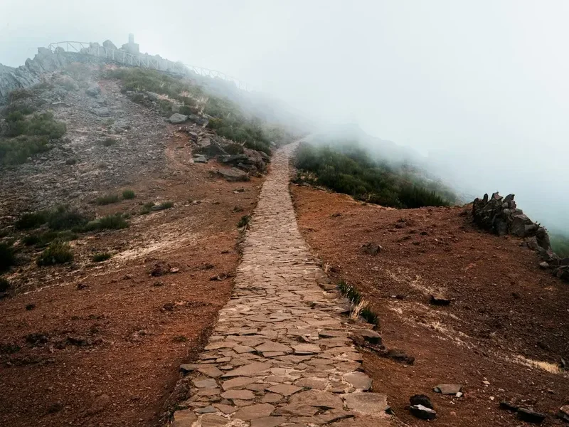 Hiking trail path on the Pico Ruivo Pico Arieiro