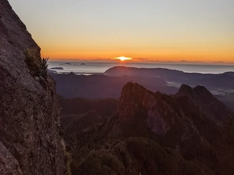 Mountain and nature scenery on the Pinnacles Walk