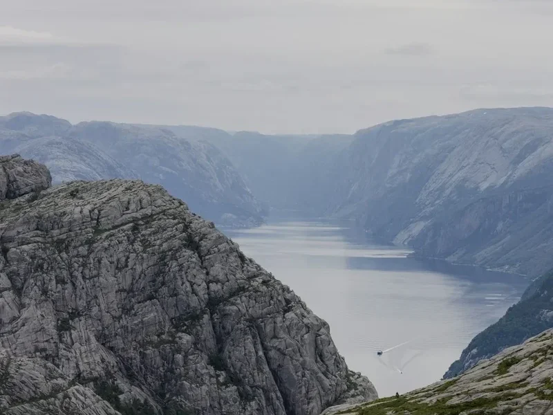 Hiking trail path on the Preikestolen
