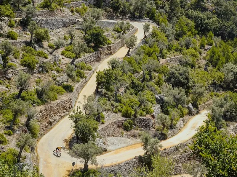 Hiking trail path on the Puig Campana Circuit