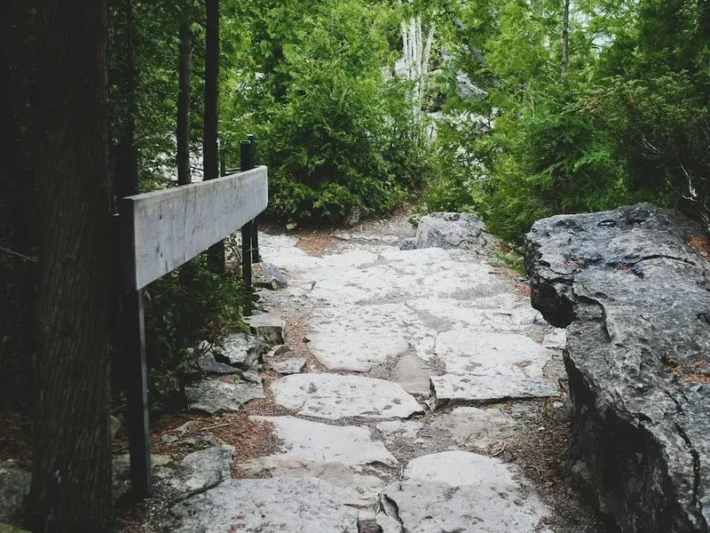Hiking trail path on the Rockwall Trail