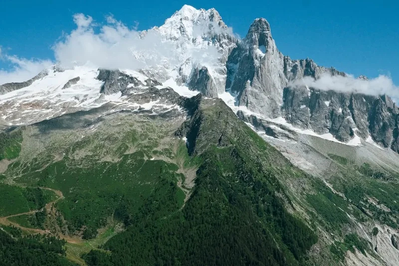 Mountain and nature scenery on the Route Des Grandes Alpes