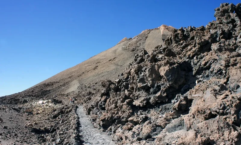 Hiking trail path on the Ruta De Los Volcanes