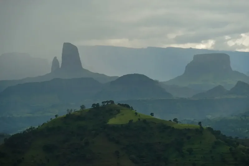 Mountain and nature scenery on the Simien Mountains
