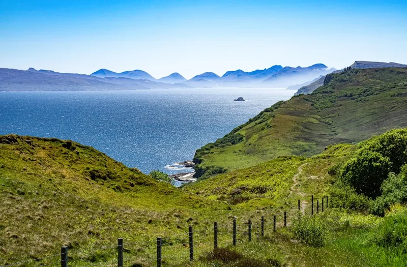 Mountain and nature scenery on the Skye Trail