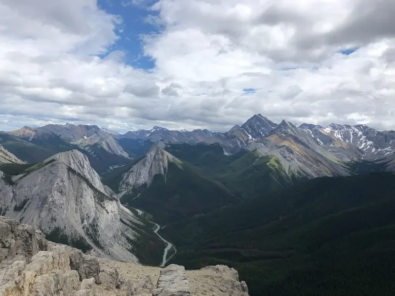 Mountain and nature scenery on the Skyline Trail Jasper