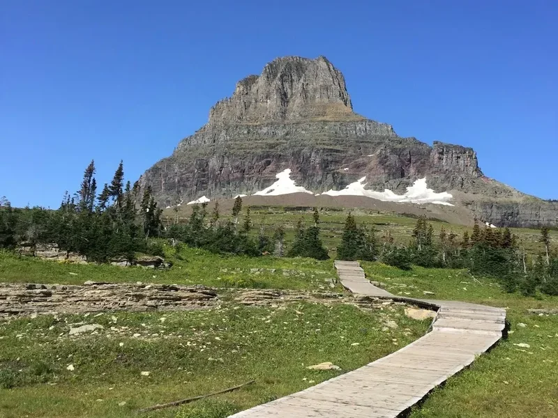 Hiking trail path on the South Sister Summit