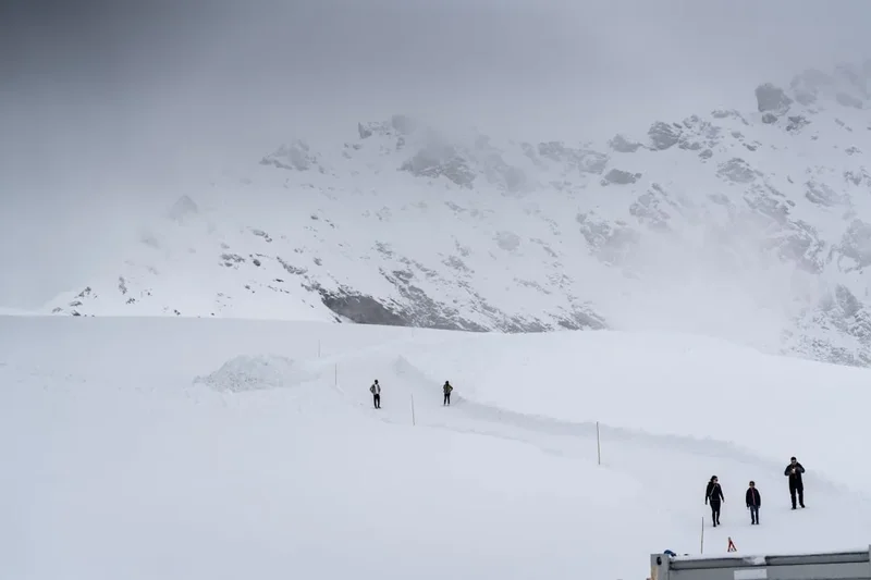 Hiking trail path on the Tete Blanche Glacier Hike