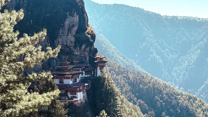 Mountain and nature scenery on the Tigers Nest Trek