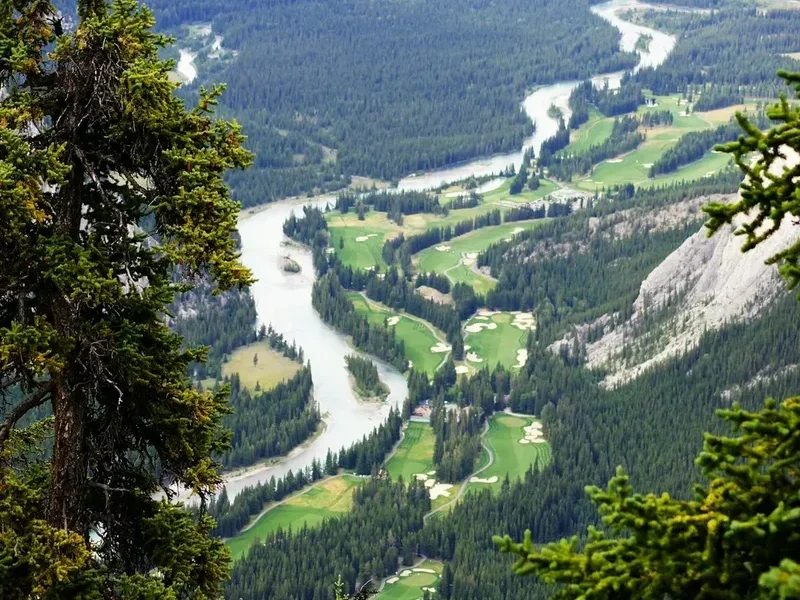 Tonquin Valley Trail - Visual 2