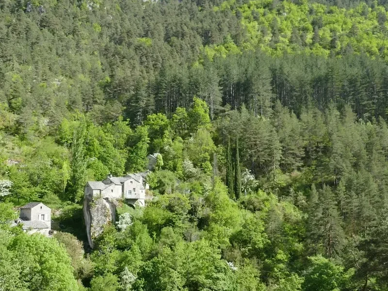 Mountain and nature scenery on the Tour Vallee Ossau