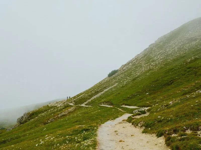 Hiking trail path on the Tre Cime Di Lavaredo Loop