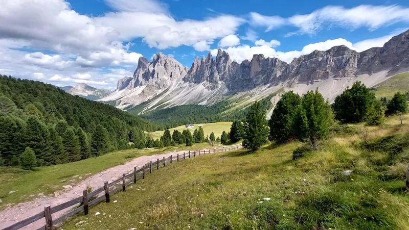 Mountain and nature scenery on the Tre Cime Di Lavaredo Loop