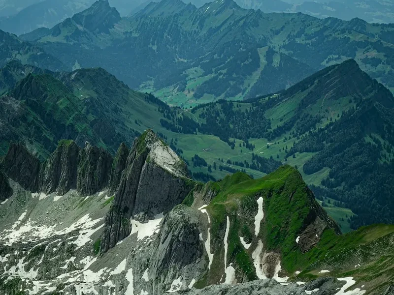 Mountain and nature scenery on the Via Alpina Swiss