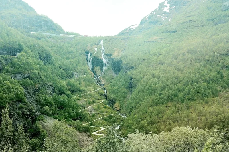 Hiking trail path on the Vindhellavegen Stave Route