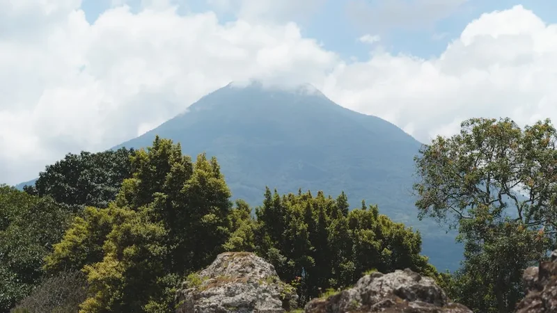 Mountain and nature scenery on the Volcan Tajumulco Summit Trail