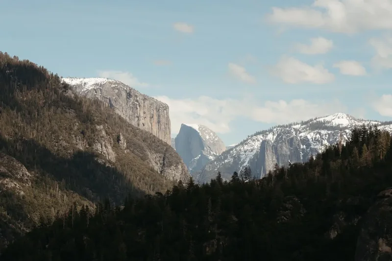 Mountain and nature scenery on the Yosemite Grand Traverse