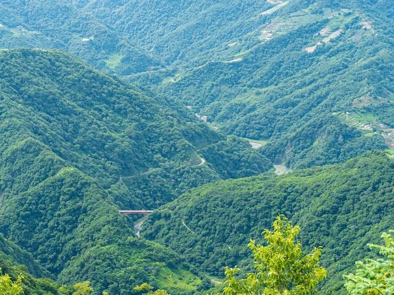 Mountain and nature scenery on the Yushan Trail